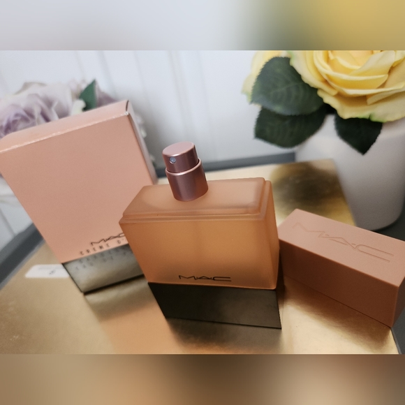 2016 Creme D'Nude by MAC Cosmetics EDP / Eau De Parfum Perfume; 50ml / 1.7 fl.oz - Picture 4 of 15